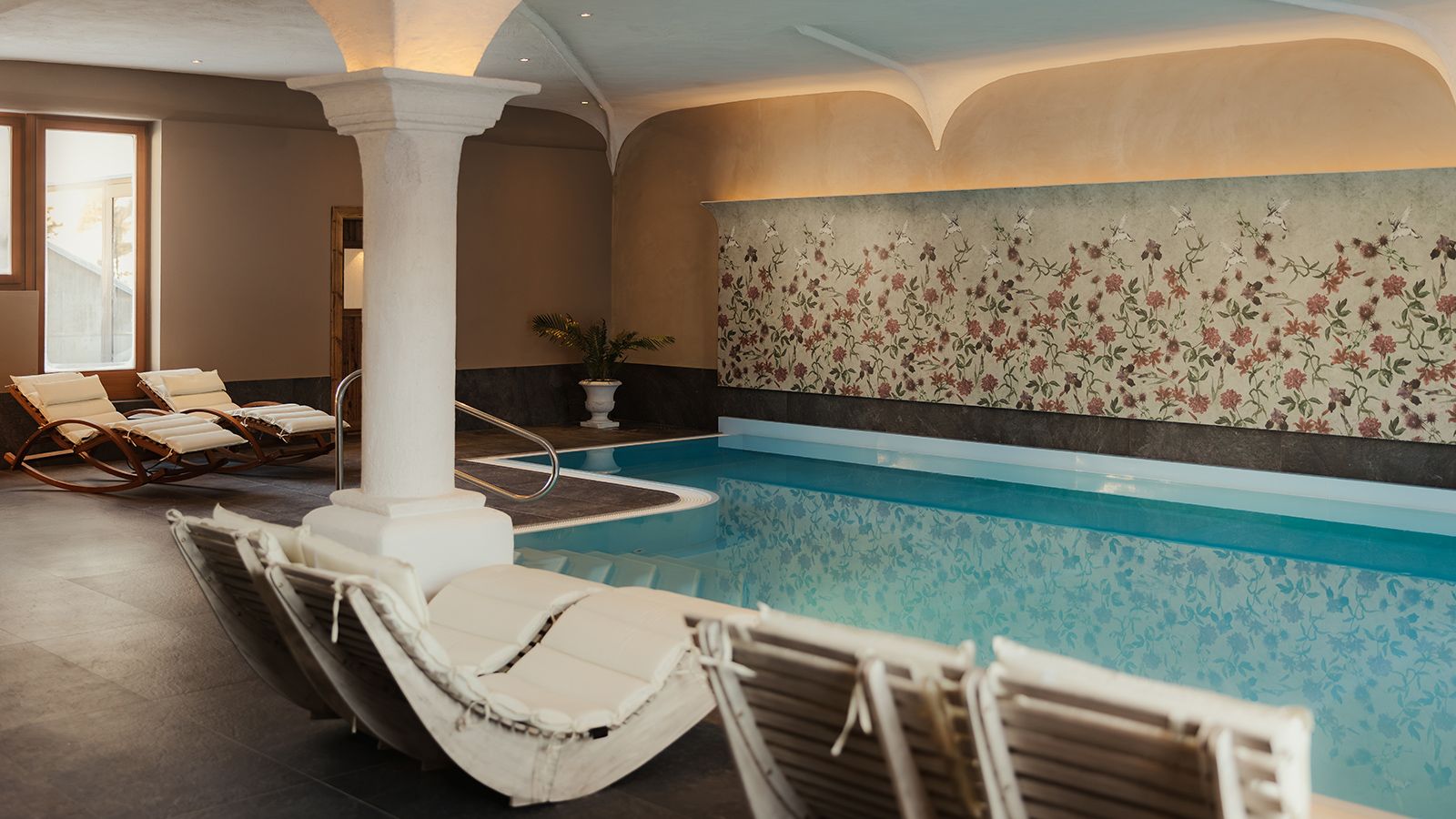 10 wellness piscina laguscei
