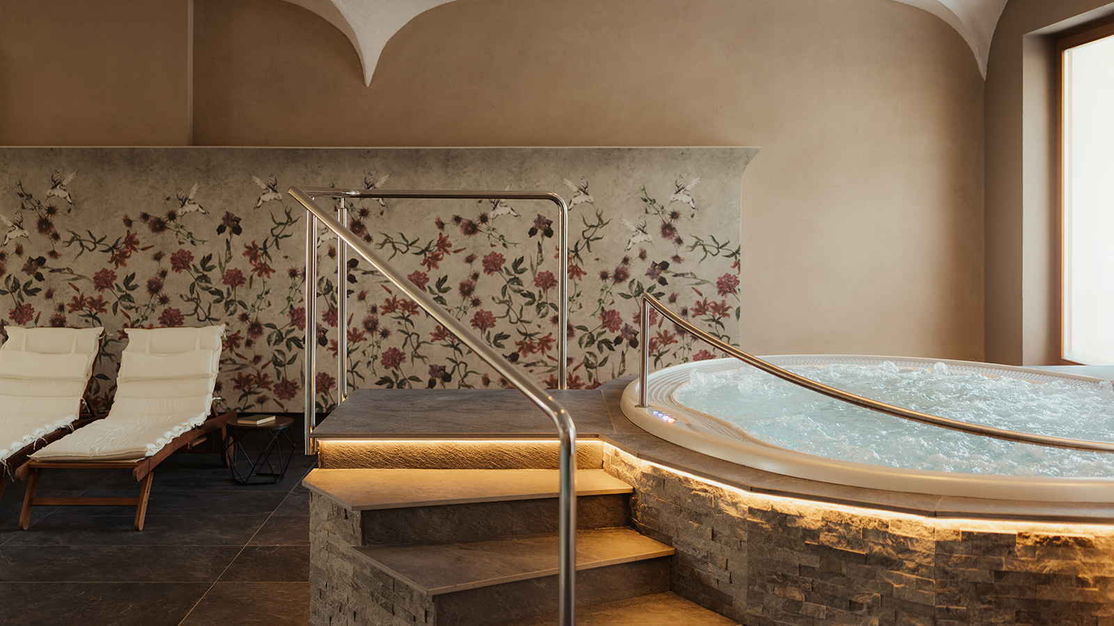 11 wellness piscina laguscei