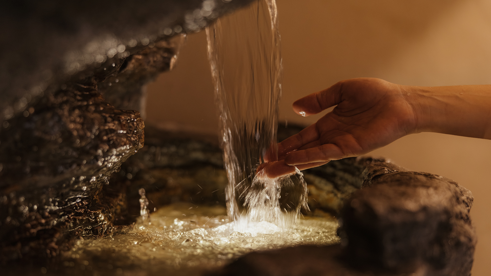 12 wellness piscina laguscei